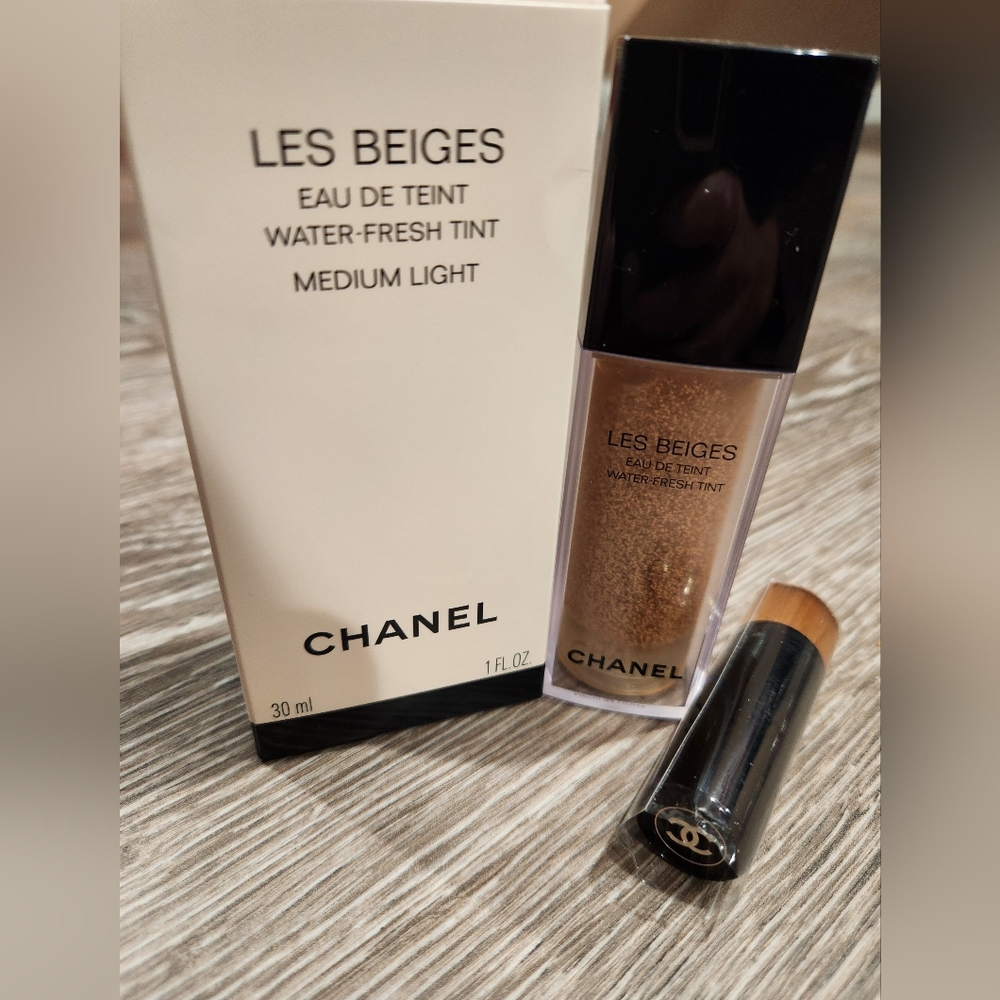 Chanel Les Beiges Water-Fresh Tint - Medium Light (Beige)